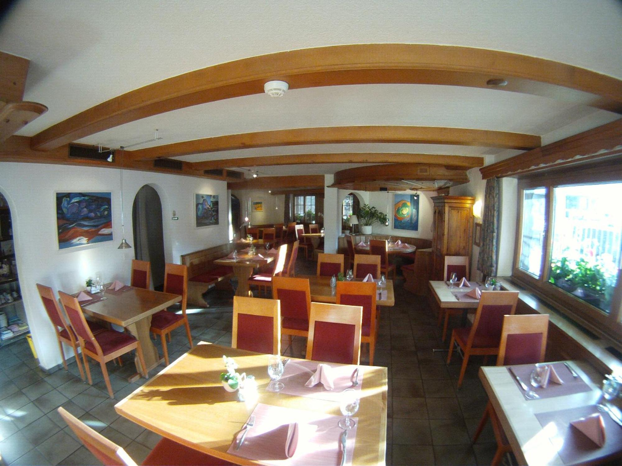Hotel Cresta 3*